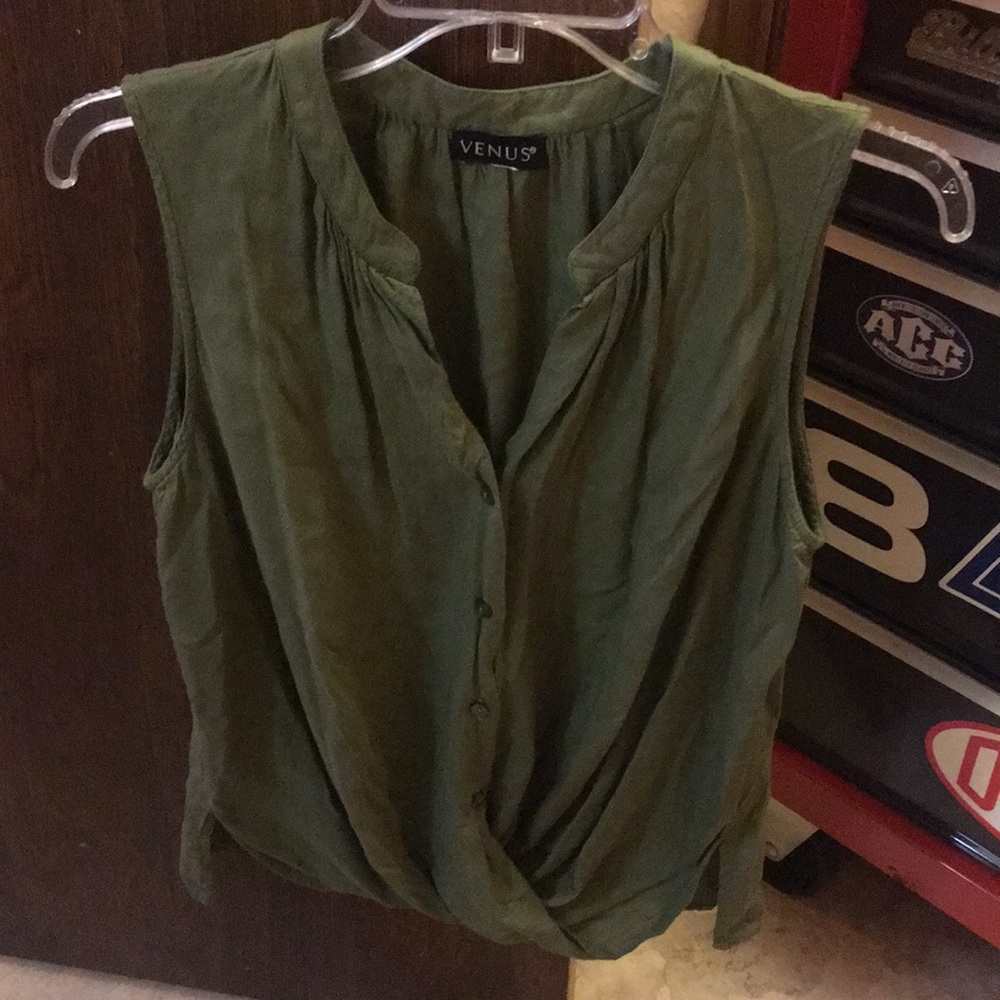 Venus sleeveless blouse